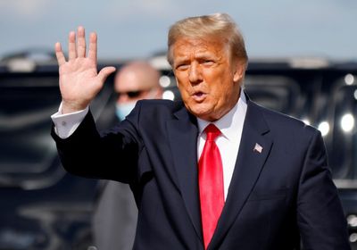 ترامب ينتقد تعامل إدارة بايدن مع حملة تطعيم كورونا