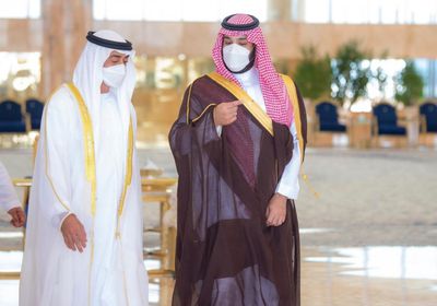 ولي عهد أبو ظبي يصل للرياض وبن سلمان أول مستقبليه