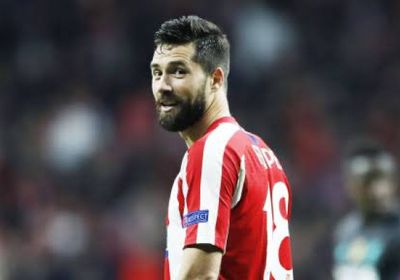 مدافع أتليتكو يقطع إجازته للتعافي