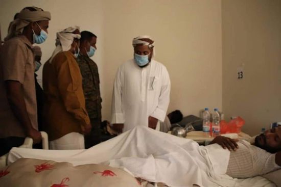 الثقلي يتفقد المرضى بمستشفى خليفة في سقطرى