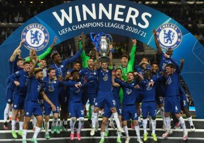 تشيلسي تحتفل بدوري الأبطال قبل مواجهة توتنهام