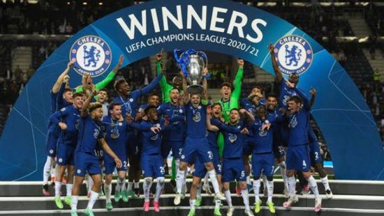 تشيلسي تحتفل بدوري الأبطال قبل مواجهة توتنهام