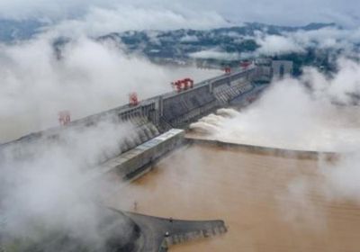  الصين تدمر سدا لإطلاق مياه الفيضانات