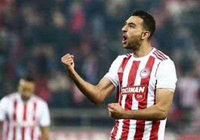 كوكا يشارك في انتصار اولمبياكوس على نيفتشي