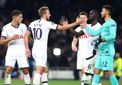 توتنهام يفوز على كولشيستر بثلاثية نظيفة