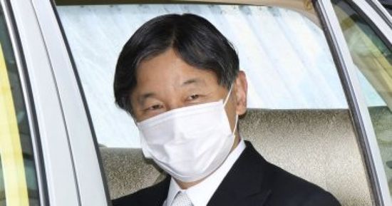  إمبراطور اليابان يشيد بإقامة الأولمبياد وسط تفشي كورونا