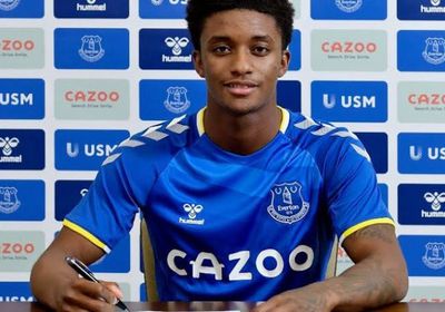 ايفرتون يتعاقد مع ديماري جراي