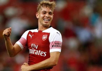 آرسنال يمدد تعاقده مع سميث روي