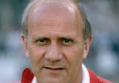 وفاة مايك سميث مدرب منتخب مصر الأسبق