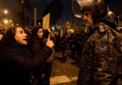 استمرارا للقمع الإيراني.. قتيلان وجرحى من المتظاهرين