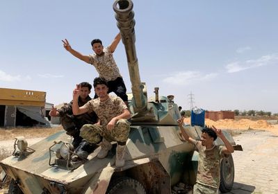 باحث مُهاجمًا المليشيات بليبيا: تتوافق على النهب والعمالة