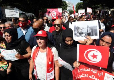 غضب في الشارع التونسي عشية مظاهرات حاشدة