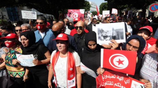 غضب في الشارع التونسي عشية مظاهرات حاشدة