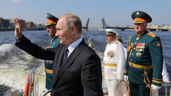  عرض عسكري روسي احتفالا بيوم الأسطول البحري