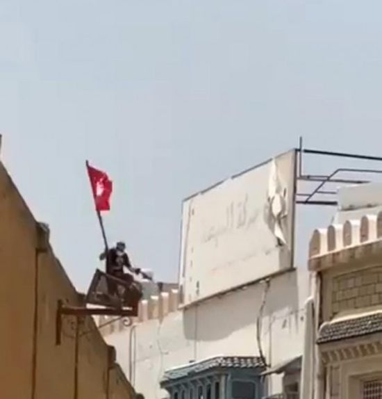 جريمة إرهابية جديدة للإخوان.. إلقاء متظاهر معارض من أعلى أحد المباني