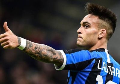 مارتينيز: زُرت طبيب نفسي للتقليل من الاحتجاجات في الملعب