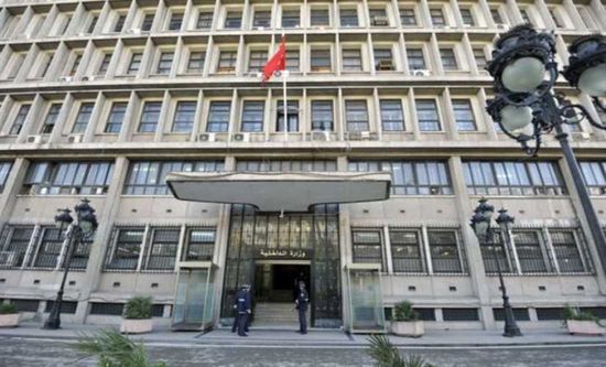 الجيش التونسي يتمركز حول مقر وزارة الداخلية