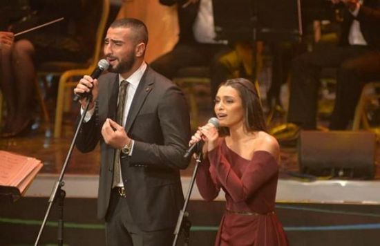 الشرنوبي وكارمن سليمان يبدآن تسجيل أغاني مسرحيتهما الجديدة