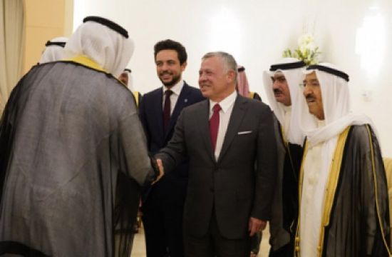 أمير الكويت والعاهل الأردني يناقشان دعم العلاقات الثنائية
