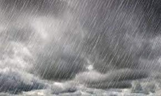 أمطار غزيرة تهدد سواحل الجنوب