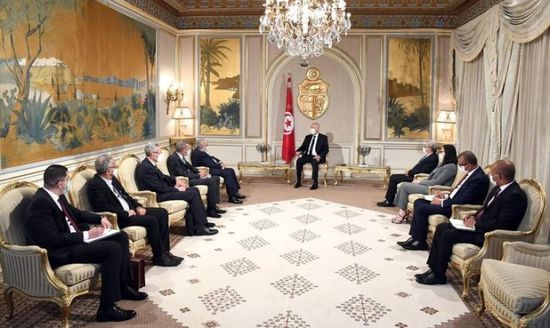 الرئيس التونسي يستقبل وزير الخارجية الجزائري (تفاصيل)