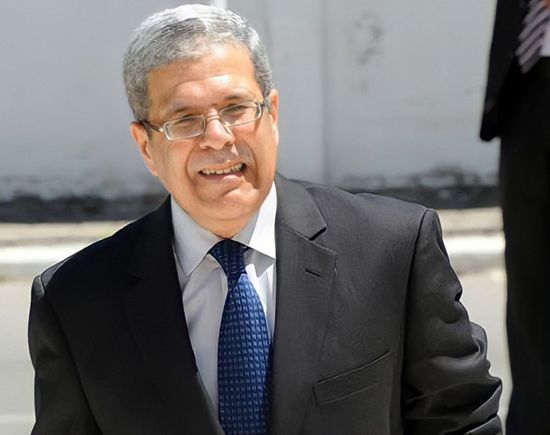 هاتفيًا.. وزير الخارجية التونسي يُطمئن نظراءه بمستجدات الأوضاع