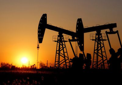 انخفاض أسعار النفط عند تسوية التعاملات 