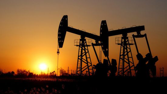 انخفاض أسعار النفط عند تسوية التعاملات 
