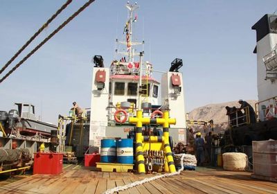 الإمارات تُزود ميناء المكلا بقاطرة بحرية جديدة