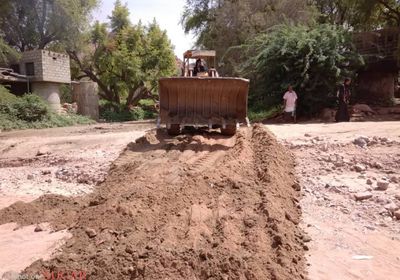 "انتقالي الصعيد" يؤهل الطرق المتضررة من السيول