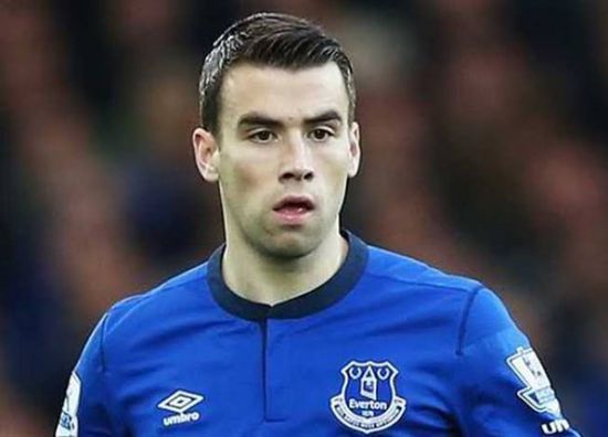 إيفرتون يجدد عقد قائده حتى 2023