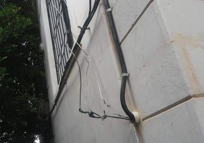 من جديد.. ربط كهرباء مستشفى الثورة بمنازل متنفذي تعز