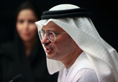 قرقاش: الإمارات مشغولة بمستقبلها وتنميتها وليس المنكسرين