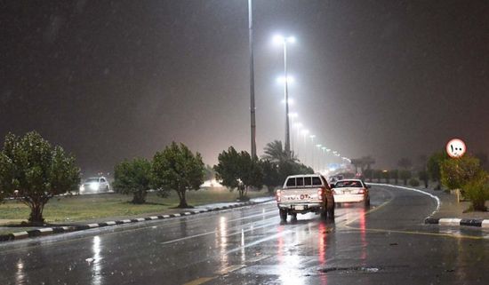 اليوم الجمعة.. استمرار هطول أمطار رعدية على مدن سعودية