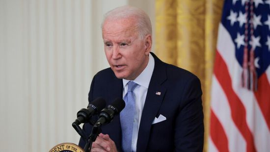 بايدن يعلن وصول أول دفعة من المتعاونين الأفغان إلى واشنطن