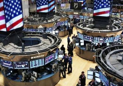 هبوط مؤشرات سوق الأسهم بالبورصة الأمريكية