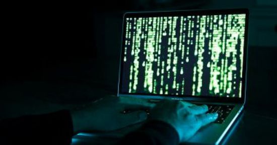 العدل الأمريكية: قراصنة روس اخترقوا 20 حسابًا للمدعين العامين  
