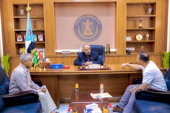 الزُبيدي يبحث آليات النهوض بالتعليم في عدن
