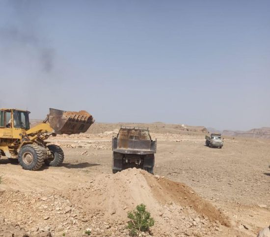 "انتقالي شبوة" يطلق أعمال تأهيل طريق عقبة باراح