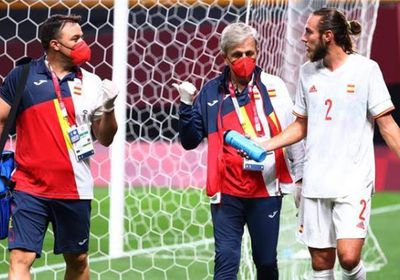 مدرب اسبانيا: مينجويزا تعرض لإصابة قوية خلال مباراة كوت ديفوار