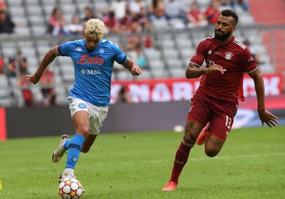 نابولي يفوز على بايرن ميونيخ بثلاثية نظيفة