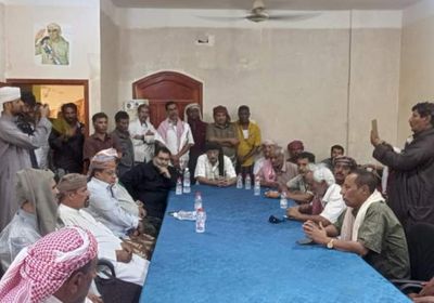 "انتقالي المهرة" يستقبل عشرات المحتجين على سياسات الشرعية