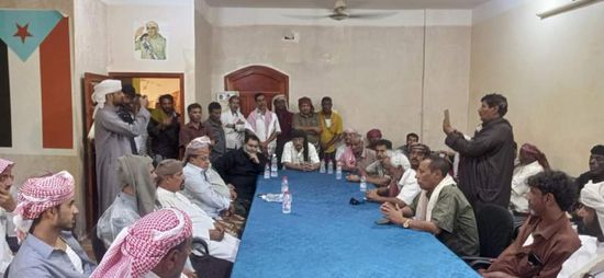 "انتقالي المهرة" يستقبل عشرات المحتجين على سياسات الشرعية