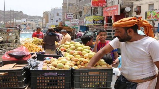 الغلاء في مناطق الحوثي يكشف الاستقرار المزيف للعملة