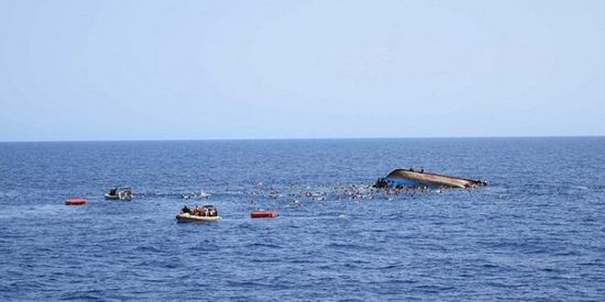 انتشال 394 مهاجرًا قرب السواحل التونسية