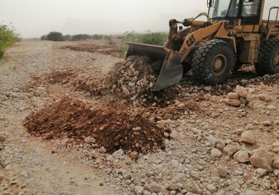 انتقالي شبوة يُعالج إهمال الإخوان ويُصلح طريق دهر