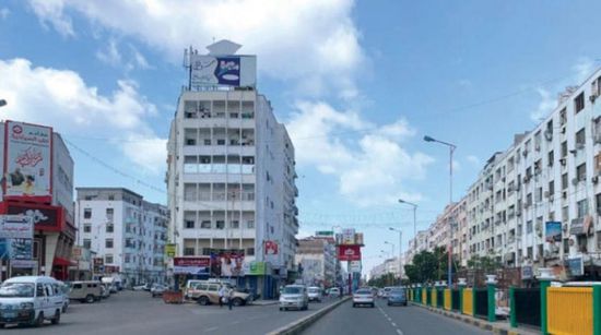 سقوط أمطار متفرقة على العاصمة عدن