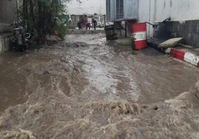 السيول تغرق أكبر مستشفيات صنعاء