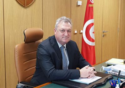 بعد إقالته.. وزير المالية التونسي يتجول بإيطاليا