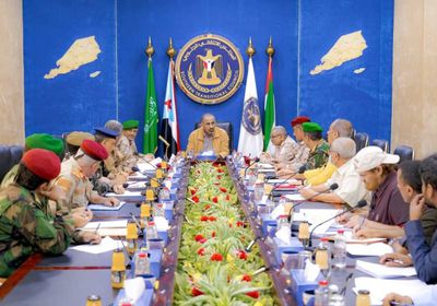 برئاسة الزُبيدي.. القادة العسكريين يستعرضون مستجدات جبهات الجنوب